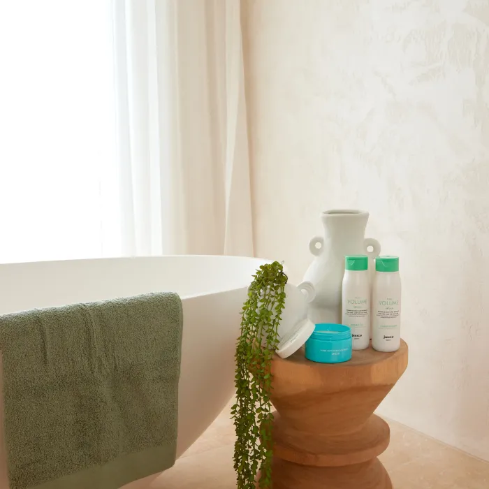 1697-full-volume-shampoo-300ml-1.webp