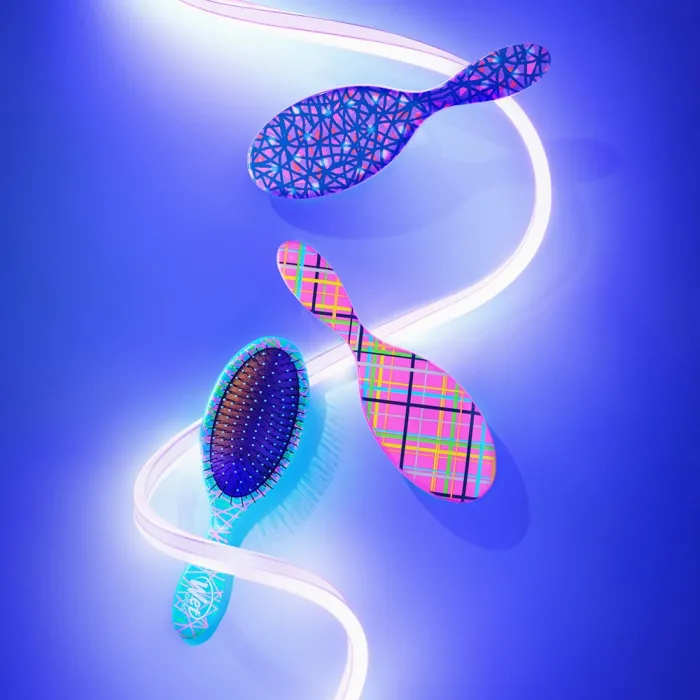 3861-night-vision-detangling-brush-pink-1.webp