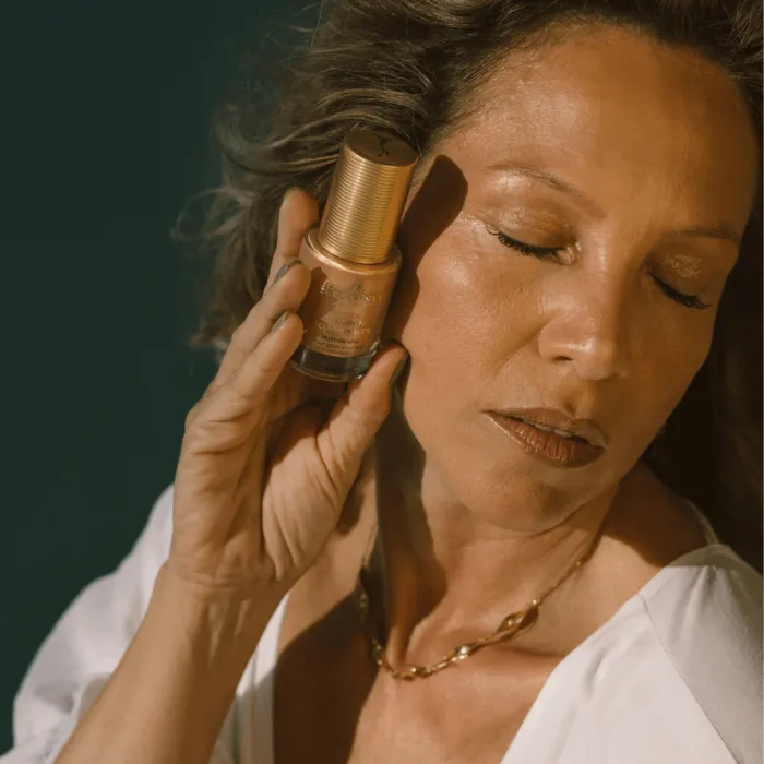 4651-golden-illuminiser-30ml-1.webp