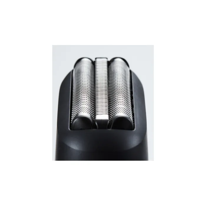 4685-3-blade-wet-dry-compact-electric-shaver-es-cm3a-1.webp