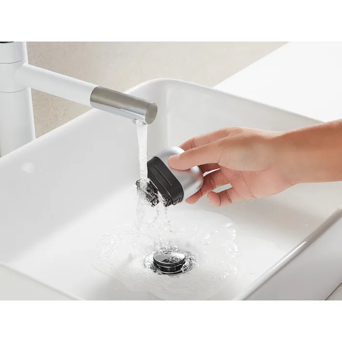 4685-3-blade-wet-dry-compact-electric-shaver-es-cm3a-1.webp