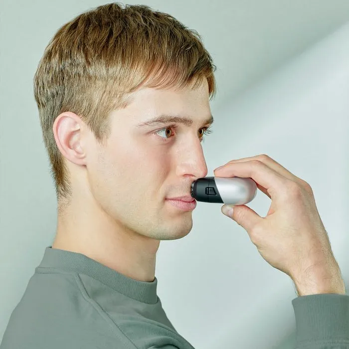 4685-3-blade-wet-dry-compact-electric-shaver-es-cm3a-1.webp