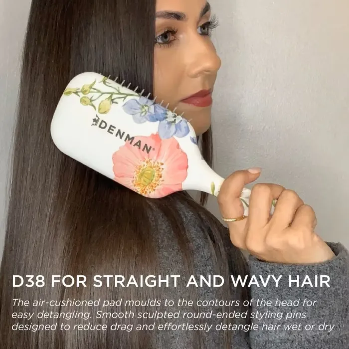 D38 Floral Fantasies Power Paddle Brush